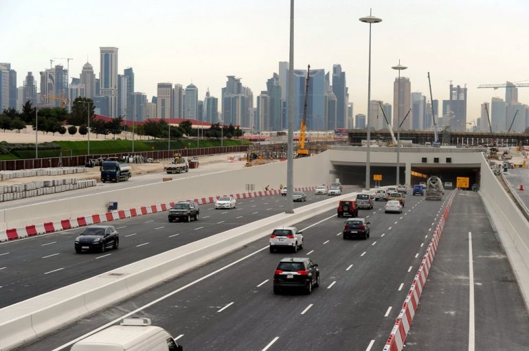 بالفيديو .. افتتاح أول نفق باتجاهين في قطر